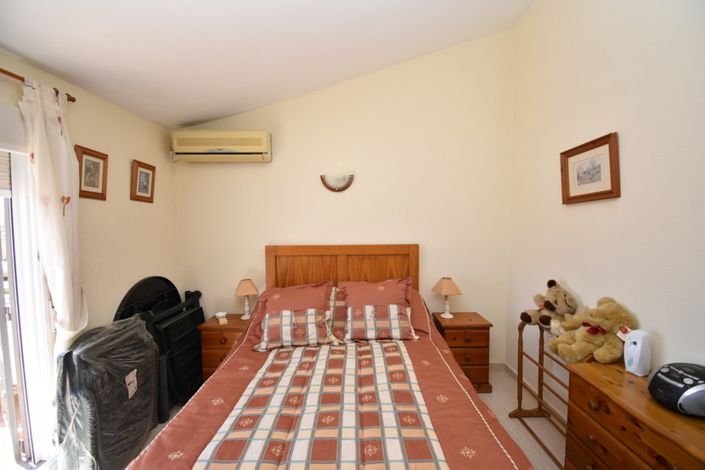 Image No.16-3 Bed Townhouse for sale