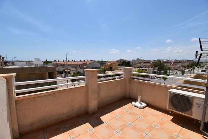 Image No.20-3 Bed Townhouse for sale