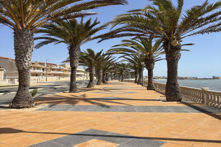 Image No.27-3 Bed Townhouse for sale