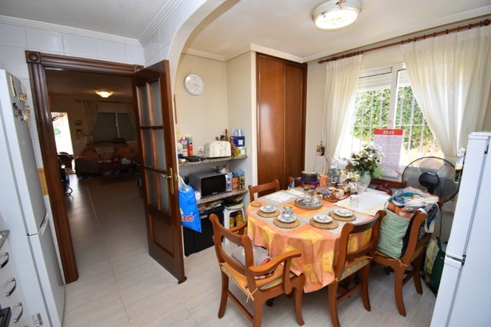 Image No.8-3 Bed Townhouse for sale