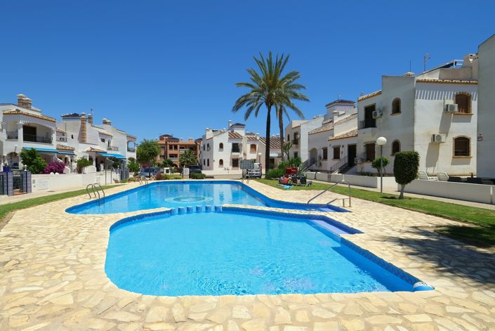 Image No.17-2 Bed Property for sale