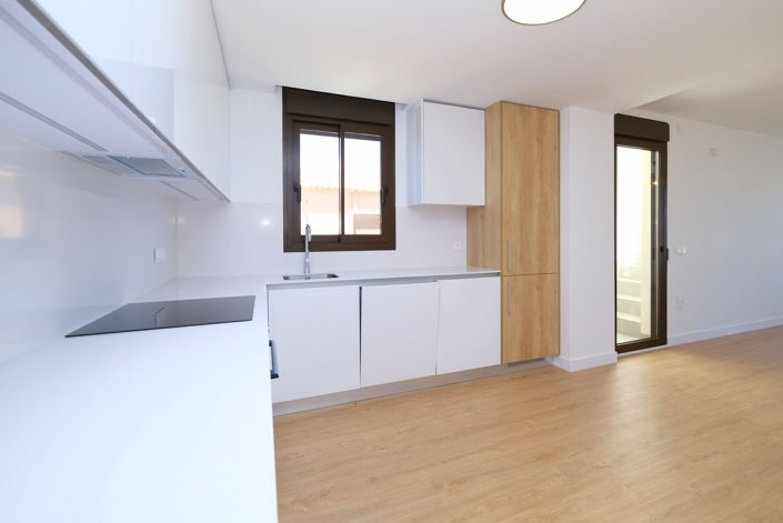 Image No.7-2 Bed Property for sale