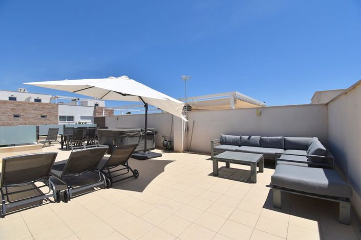 Image No.23-3 Bed Townhouse for sale