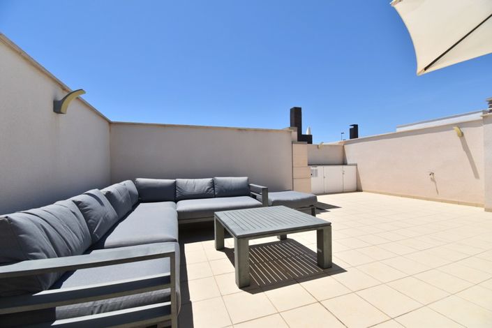 Image No.28-3 Bed Townhouse for sale