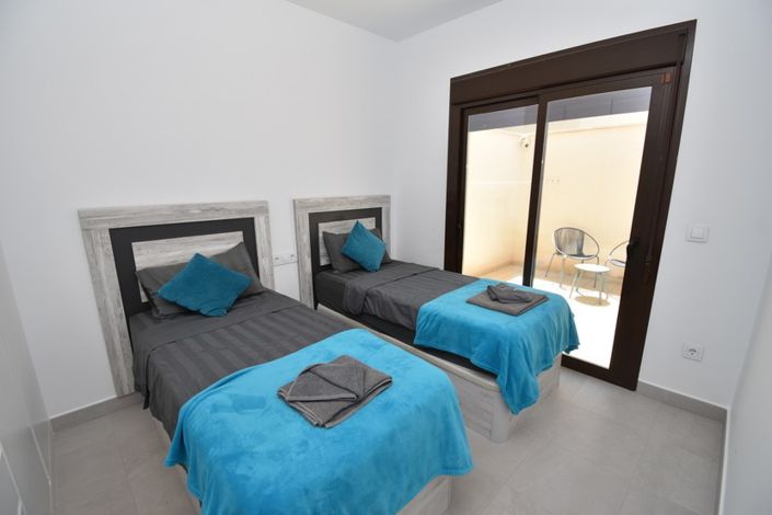 Image No.9-3 Bed Townhouse for sale