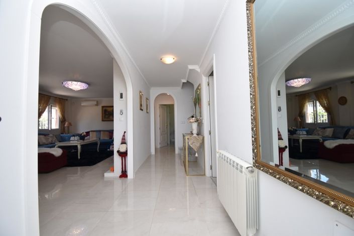 Image No.14-4 Bed Villa for sale