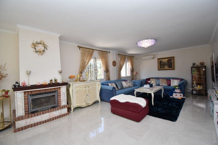 Image No.4-4 Bed Villa for sale