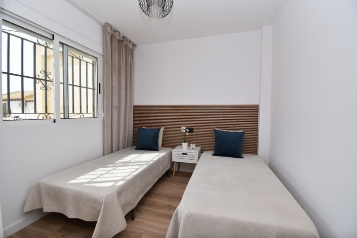 Image No.17-2 Bed Townhouse for sale