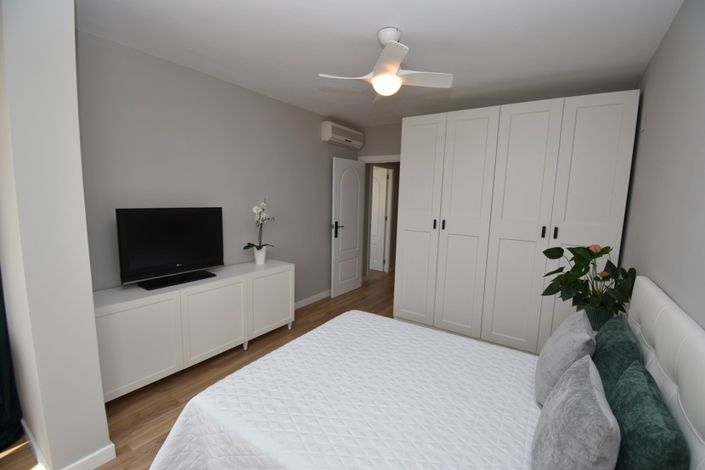 Image No.21-2 Bed Townhouse for sale