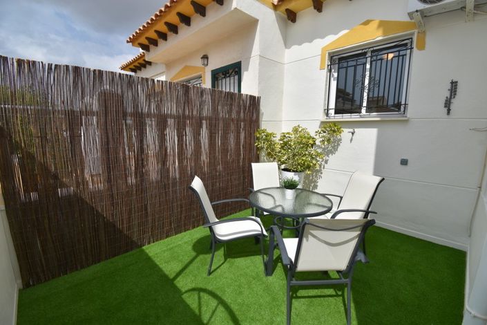 Image No.25-2 Bed Townhouse for sale