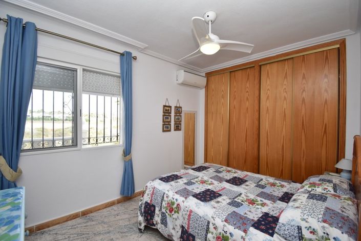 Image No.10-2 Bed Property for sale