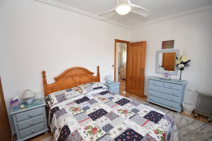 Image No.11-2 Bed Property for sale