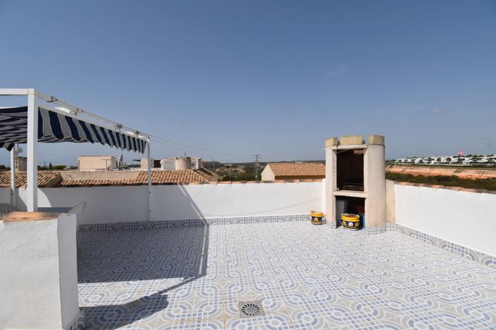 Image No.17-2 Bed Property for sale