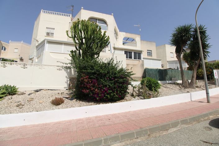 Image No.12-1 Bed Property for sale