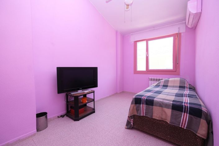 Image No.12-4 Bed Townhouse for sale