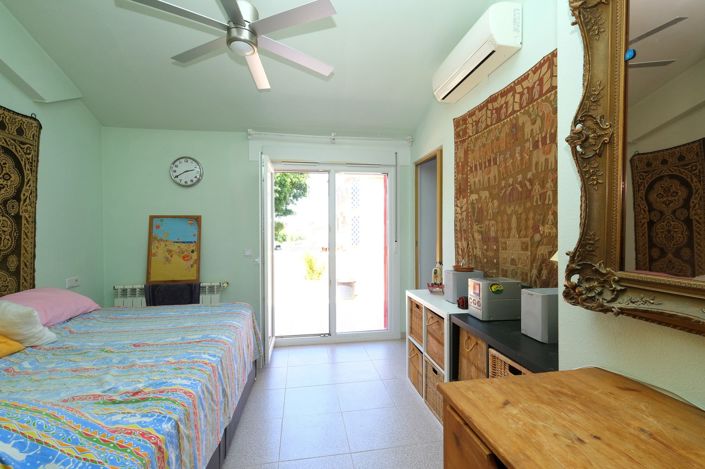 Image No.8-4 Bed Townhouse for sale