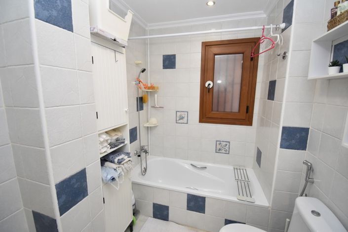 Image No.11-2 Bed Property for sale