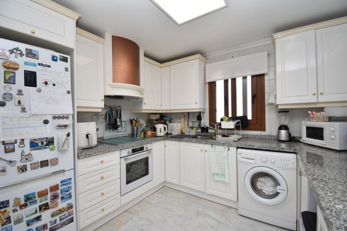 Image No.3-2 Bed Property for sale