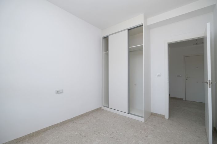 Image No.14-3 Bed Apartment for sale