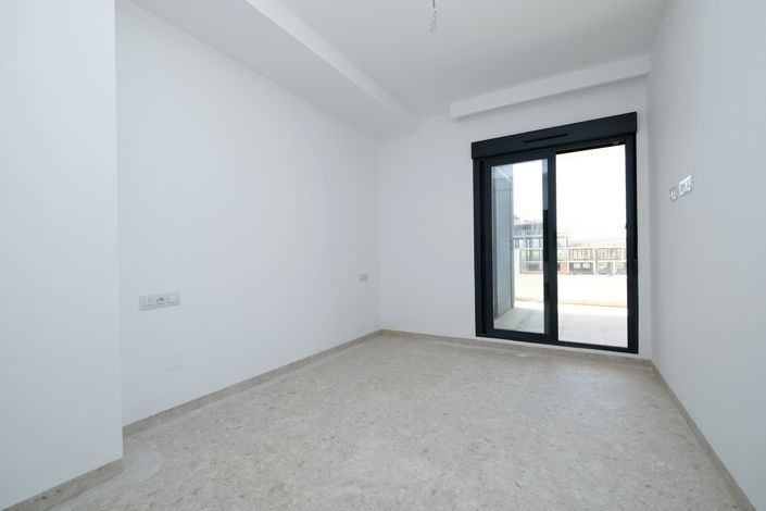 Image No.8-3 Bed Apartment for sale