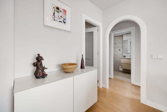 Image No.8-2 Bed Property for sale