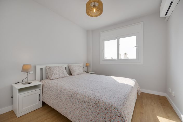 Image No.9-2 Bed Property for sale