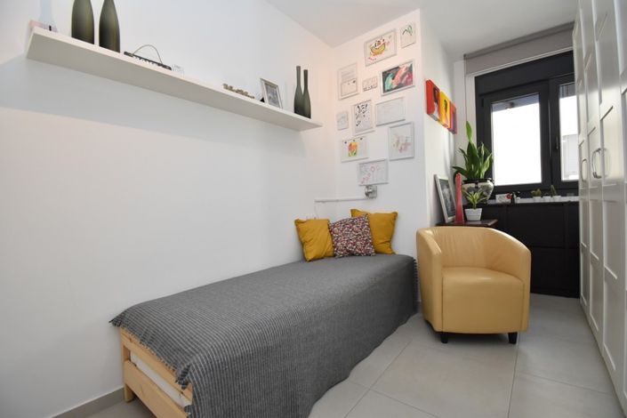 Image No.11-3 Bed Property for sale