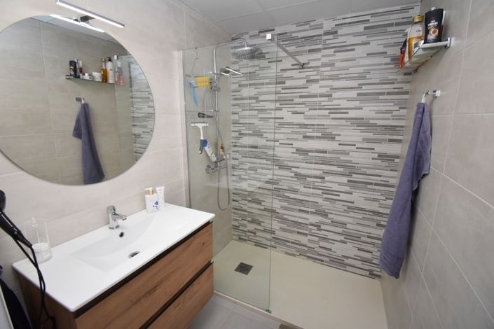 Image No.16-3 Bed Property for sale