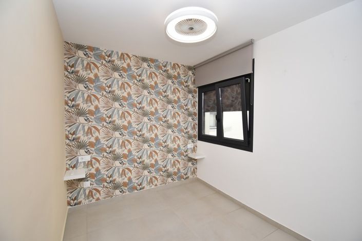 Image No.16-3 Bed Property for sale