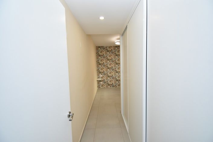 Image No.17-3 Bed Property for sale