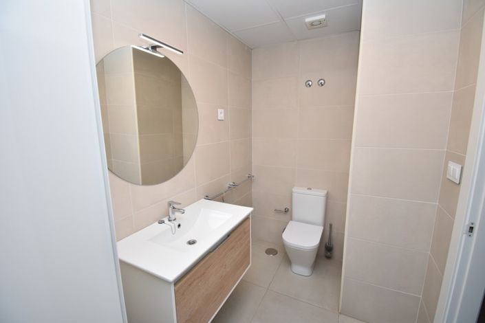 Image No.23-3 Bed Property for sale