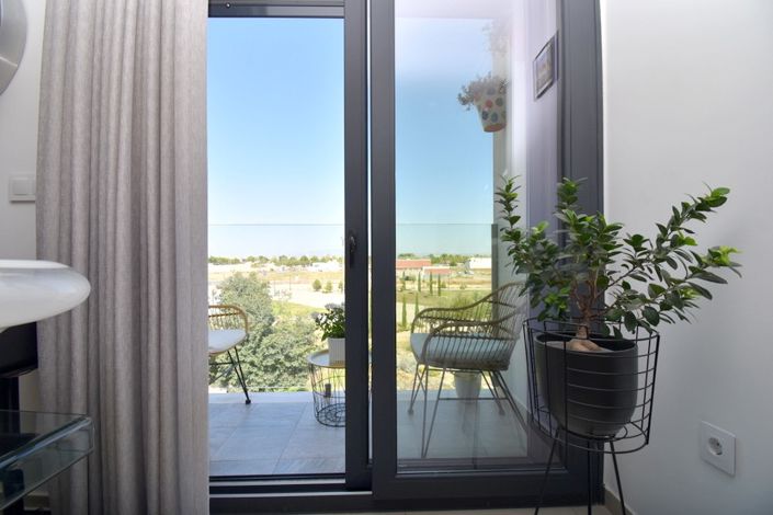 Image No.25-3 Bed Property for sale