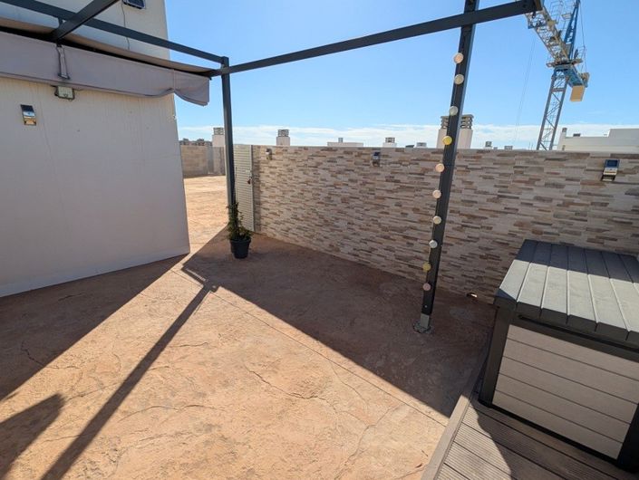 Image No.27-3 Bed Property for sale