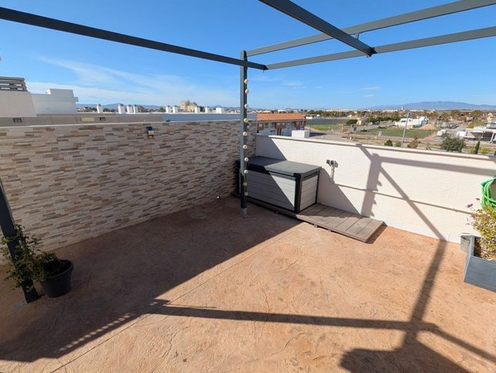 Image No.28-3 Bed Property for sale