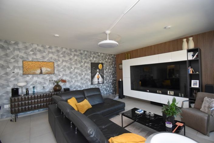 Image No.4-3 Bed Property for sale