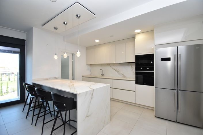 Image No.4-3 Bed Property for sale