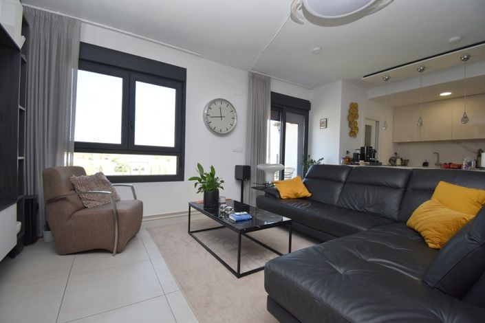 Image No.5-3 Bed Property for sale