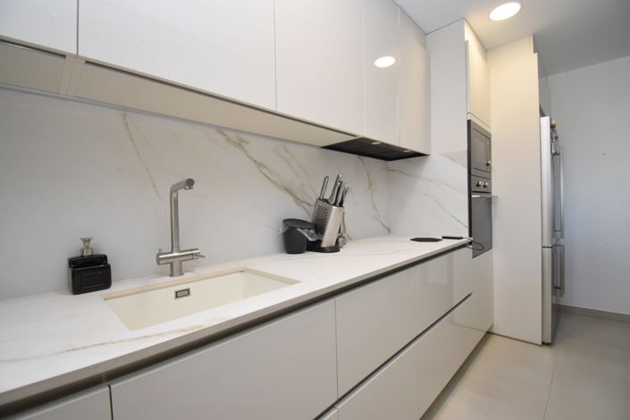 Image No.6-3 Bed Property for sale