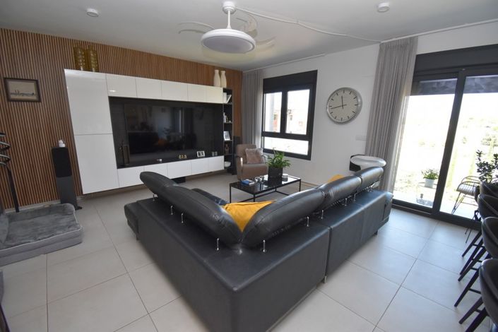 Image No.7-3 Bed Property for sale