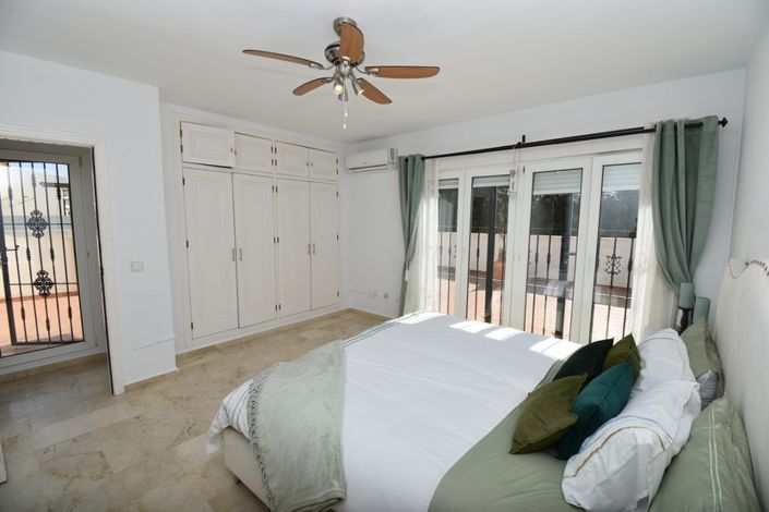 Image No.18-3 Bed Villa for sale