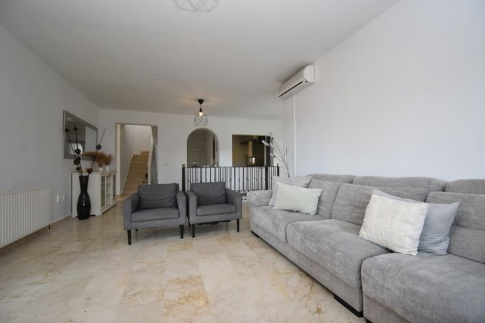 Image No.5-3 Bed Villa for sale