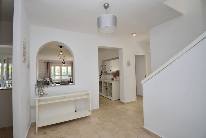 Image No.8-3 Bed Villa for sale