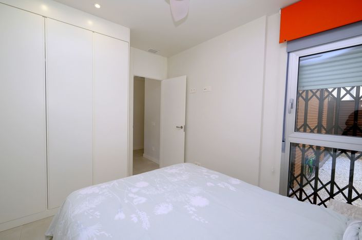 Image No.13-3 Bed Property for sale