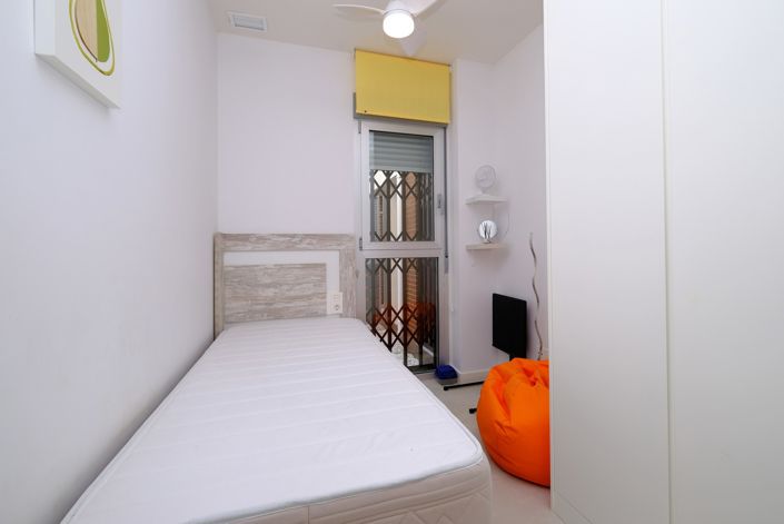 Image No.14-3 Bed Property for sale