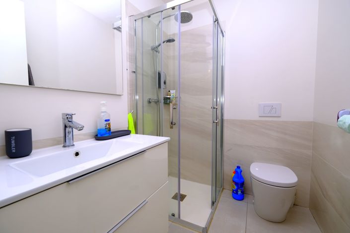 Image No.15-3 Bed Property for sale