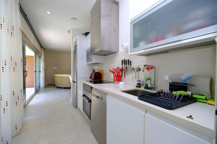 Image No.8-3 Bed Property for sale