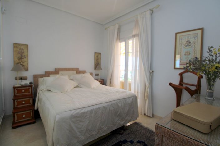 Image No.3-2 Bed Property for sale