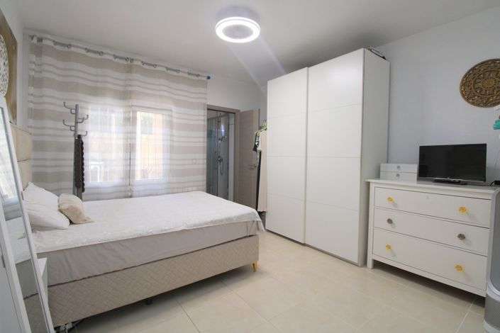 Image No.13-2 Bed Villa for sale