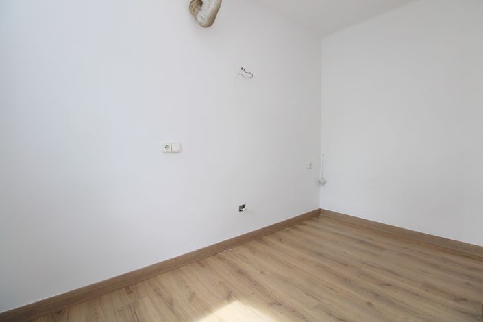 Image No.10-3 Bed Villa for sale