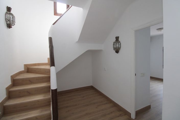 Image No.12-3 Bed Villa for sale